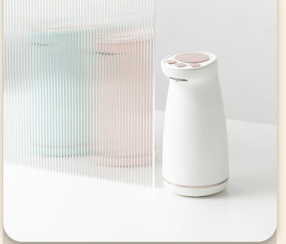 The New Cartoon Cat Claw Washes The Mobile Desktop